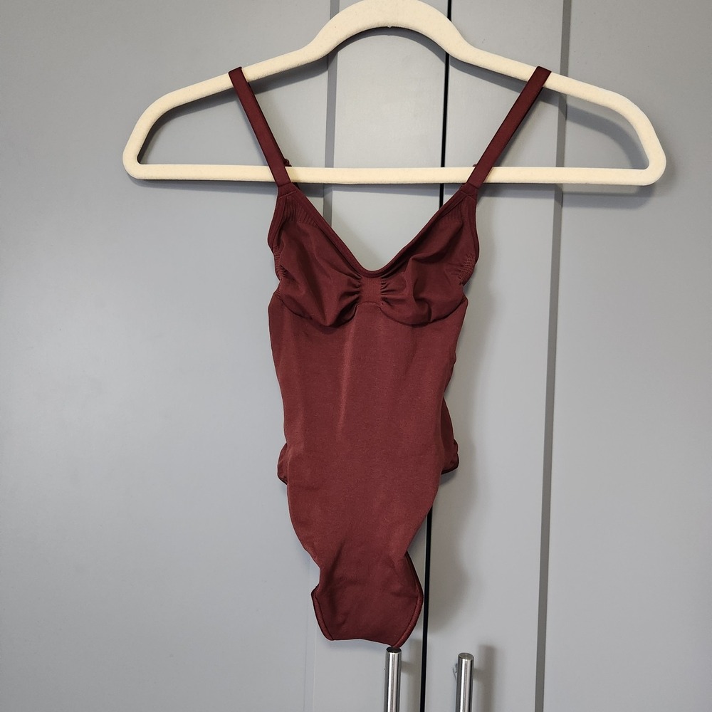 New SKIMS Fits Everybody Lace Trim Oxblood Bodysuit XS XXS Maroon Rare Thong